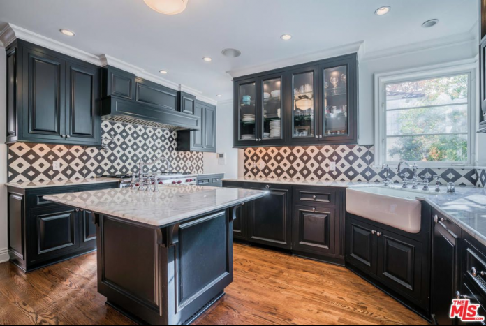 Granada Tile's Serengeti cement tiles brighten a kitchen