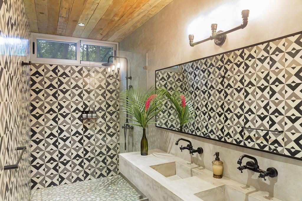 Shower area with a patchwork design