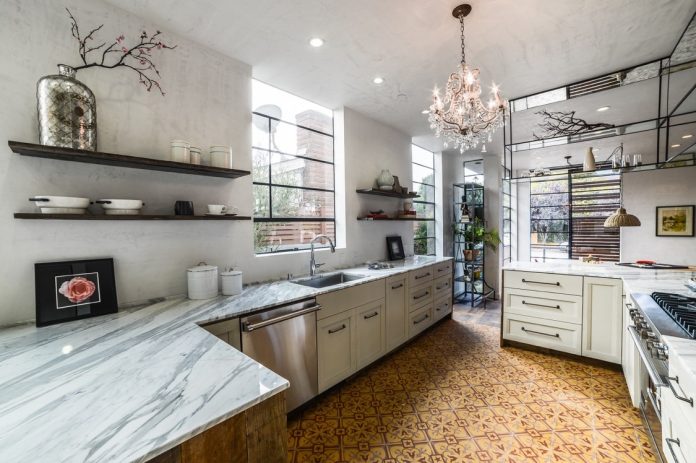 Kim Gordon Designs used Granada Tile’s Chantilly cement tiles to create a stunning kitchen.